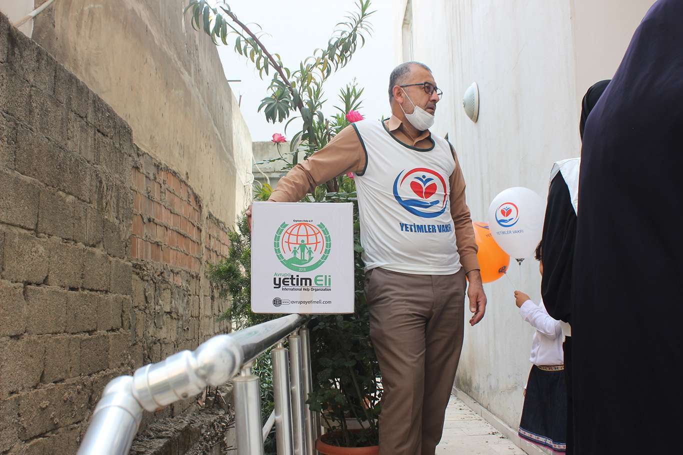 European Yetim Eli delivers food aid to hundreds of families in southeastern Turkey